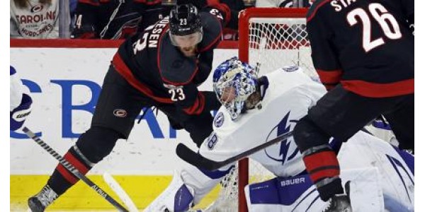 Diepe reflectie van Tampa Bay Lightning-doelman Andrei Vasilevskiy